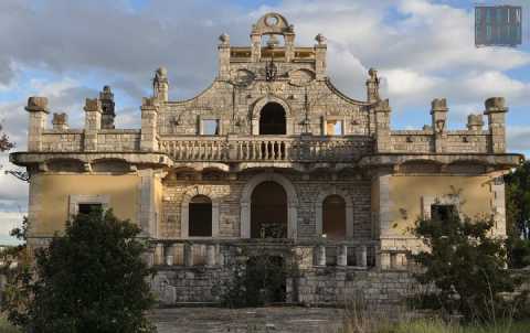 Gioia, la particolare villa del "masciaridde": costruita pietra su pietra da un solo uomo